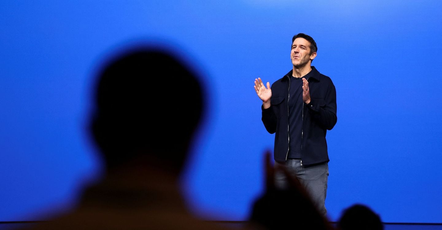 Apple lancia iPhone Duo, il suo primo pieghevole: la diretta dell’evento Apple